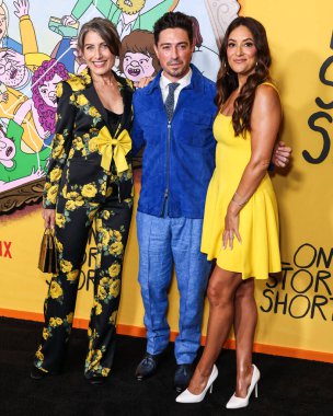 Lisa Edelstein, Ben Feldman ve Angelique Cabral, Netflix 'in 