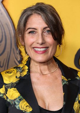 Amerikalı aktris, sanatçı, aktivist ve yazar Lisa Edelstein, Netflix 'in Netflix' in 1. Uzun Hikaye Özel Gösterimi 'ne 18 Ağustos 2025' te Hollywood, Los Angeles, Kaliforniya, ABD 'de düzenlenen Netflix Tudum Tiyatrosu' na geldi..