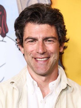 Amerikalı aktör ve yazar Max Greenfield, Netflix 'in 