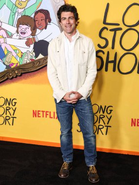 Amerikalı aktör ve yazar Max Greenfield, Netflix 'in 