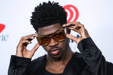 Lil Nas X iHeartRadio 102.7 KIIS FM 'in Jingle Ball 2021' e 3 Aralık 2021 'de Inglewood, Los Angeles, Kaliforniya' da düzenlenen Forum 'da ulaştı.