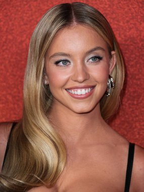 HOLYWOOD, LOS ANGELES, CALIFORNIA, ABD - 10 AĞUSTOS: Amerikalı aktris ve yapımcı Sydney Sweeney (Sydney Bernice Sweeney) 10 Ağustos 2023 'te NeueHouse, Kaliforniya, ABD' deki NeueHouse 'daki Variety Power of Young Hollywood Organizasyonu' na geldi..