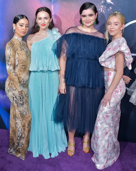 HOLYWOOD, LOS ANGELES, CALIFORNIA, ABD - 4 Haziran 04: Aktrisler Alexa Demie, Maude Apatow, Barbie Ferreira ve Sydney Sweeney, HBO 'nun Euphoria' sının Los Angeles galasına 4 Haziran 2019 'da Hollywood' daki Arclight Cinerama Dome 'da geldi.