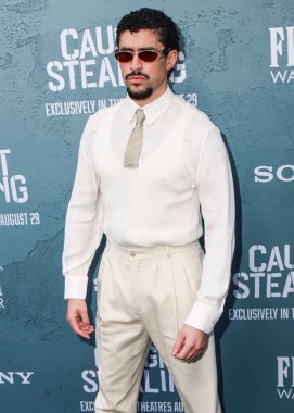 Porto Rikolu rapçi, şarkıcı, aktör, prodüktör ve profesyonel güreşçi Bad Bunny (Benito Antonio Martinez Ocasio), 26 Ağustos 2025 'te Regal Union Meydanı' nda düzenlenen 'Hırsızlık' adlı Columbia Filmlerinin New York galasına geldi.