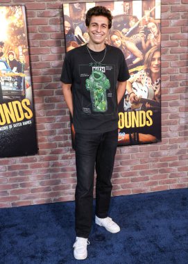 Gabe Erwin, 26 Ağustos 2025 'te Amerika Yönetmenler Birliği' ndeki DGA Tiyatrosu Kompleksi 'nde düzenlenen Amazon Prime Video' nun 1. sezonunun Los Angeles prömiyerine geldi.. 