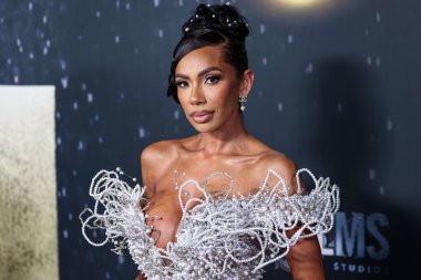 Amerikalı aktris, model, şarkıcı, yazar ve girişimci Erica Mena Samuels, 27 Ağustos 2025 'te Hollywood, Los Angeles, Kaliforniya, ABD' de bulunan TCL Çin Tiyatrosu IMAX 'te düzenlenen Los Angeles Film' Run 'ın Los Angeles galasına geldi.. 