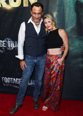 Gabrielle Stone ve Taymour Ghazi, 27 Ağustos 2025 'te Hollywood, Los Angeles, Kaliforniya, ABD' de bulunan TCL Çin Tiyatrosu IMAX 'te düzenlenen Los Angeles Film' Run 'ın Los Angeles galasına geldiler..