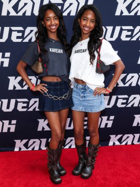 Aliyah Harris ve Alexis Harris, 30 Ağustos 2025 'te ABD' nin Kaliforniya eyaletinin Los Angeles şehrinde bulunan Beverly Center Atrium 'da düzenlenen Clements Twins' in Yeni Kaveah Koleksiyonu 'na geldiler..