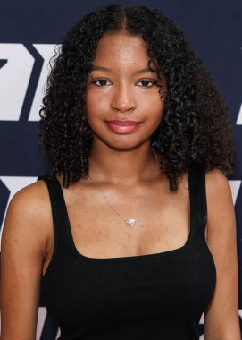 Christine Marie, 30 Ağustos 2025 'te ABD' nin Kaliforniya eyaletinin Los Angeles şehrinde bulunan Beverly Center Atrium 'da düzenlenen Clements Twins' in Yeni Kaveah Koleksiyonunun Kalkışı 'na ulaştı..