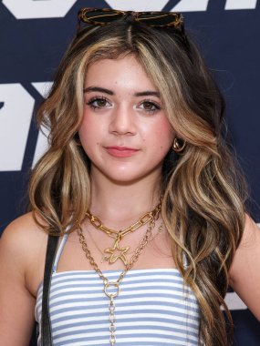 Faye Knightly, 30 Ağustos 2025 'te ABD' nin Kaliforniya eyaletinin Los Angeles şehrinde bulunan Beverly Center Atrium 'da düzenlenen Clements Twins' in Yeni Kaveah Koleksiyonunun Kalkışı 'na ulaştı..