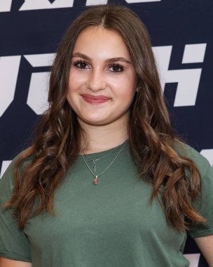 Grace Rutherford, 30 Ağustos 2025 'te ABD' nin Kaliforniya eyaletinin Los Angeles şehrinde bulunan Beverly Center Atrium 'da düzenlenen Clements Twins' in Yeni Kaveah Koleksiyonunun Kalkışı 'na ulaştı..