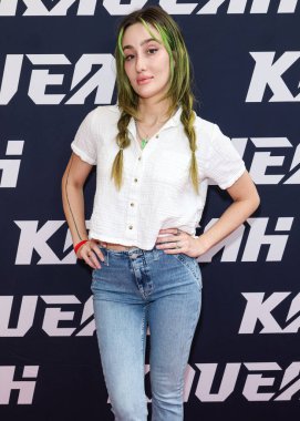 Phem (Olivia Marsico), 30 Ağustos 2025 'te ABD' nin Kaliforniya eyaletinin Los Angeles şehrinde bulunan Beverly Center Atrium 'da düzenlenen Clements Twins tarafından Yeni Kaveah Koleksiyonunun Kalkışı' na ulaşır..