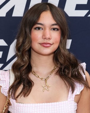 Reese Herron, 30 Ağustos 2025 'te ABD' nin Kaliforniya eyaletinin Los Angeles şehrinde bulunan Beverly Center Atrium 'da düzenlenen Clements Twins' in Yeni Kaveah Koleksiyonu 'na ulaştı..