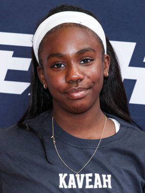 Yaz Jeffries, 30 Ağustos 2025 'te ABD' nin Kaliforniya eyaletinin Los Angeles şehrinde bulunan Beverly Center Atrium 'da düzenlenen Clements Twins' in Yeni Kaveah Koleksiyonunun Kalkışı 'na ulaştı..