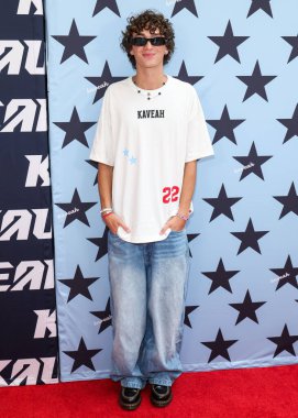 Taiven Henderson, 30 Ağustos 2025 'te ABD' nin Kaliforniya eyaletinin Los Angeles şehrinde bulunan Beverly Center Atrium 'da düzenlenen Clements Twins' in Yeni Kaveah Koleksiyonunun Kalkışı 'na ulaştı..