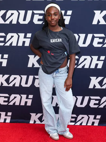 Yaz Jeffries, 30 Ağustos 2025 'te ABD' nin Kaliforniya eyaletinin Los Angeles şehrinde bulunan Beverly Center Atrium 'da düzenlenen Clements Twins' in Yeni Kaveah Koleksiyonunun Kalkışı 'na ulaştı..