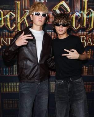 Madden Ross ve Michael Badell, The Clements Twins x Jet House Back To School Bash 'e 31 Ağustos 2025' te Hollywood, Los Angeles, Kaliforniya, ABD 'de düzenlenen Saint Felix Hollywood' da geldiler..