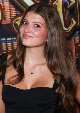 Sophia Alice, The Clements Twins x Jet House Back To School Bash 'e 31 Ağustos 2025' te Hollywood, Los Angeles, ABD 'de düzenlenen Saint Felix Hollywood' da geldi..