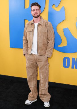 Harry Jowsey arrives at the Los Angeles Premiere Of Paramount Pictures' 'Roofman' held at Paramount Theatre at Paramount Pictures Studios on September 29, 2025 in Hollywood, Los Angeles, California, United States.