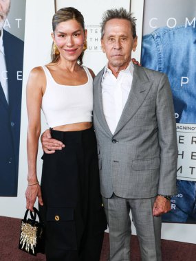 Veronica Smiley Grazer ve Amerikan film ve televizyon yapımcısı Brian Grazer, 4 Ekim 2025 'te Akademi Film Müzesi' ndeki David Geffen Tiyatrosu 'nda düzenlenen Amazon MGM Stüdyolarının Özel Gösterimi' ne geldi. 