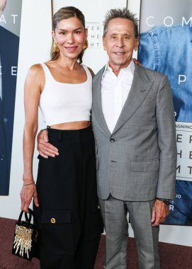 Veronica Smiley Grazer ve Amerikan film ve televizyon yapımcısı Brian Grazer, 4 Ekim 2025 'te Akademi Film Müzesi' ndeki David Geffen Tiyatrosu 'nda düzenlenen Amazon MGM Stüdyolarının Özel Gösterimi' ne geldi. 