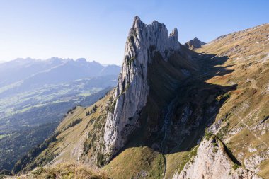 İsviçre, Appenzell Alpleri 'ndeki Sakson Lucke Dağı' nın panoramik manzarası.
