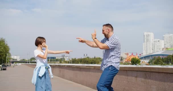 Celebrating Beginning Summer Holidays Father Daughter Dancing Backdrop Cityscape Single — Video Stock