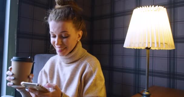 Year Old Woman Communicates Her Boyfriend Online Messages Smartphone She — Vídeos de Stock