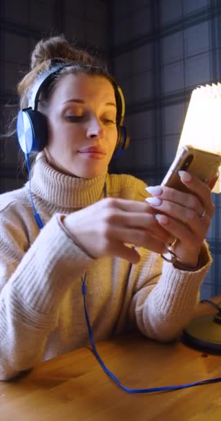 Year Old Woman Headphones Listening Music Online Messaging Smartphone Vertical — Vídeos de Stock