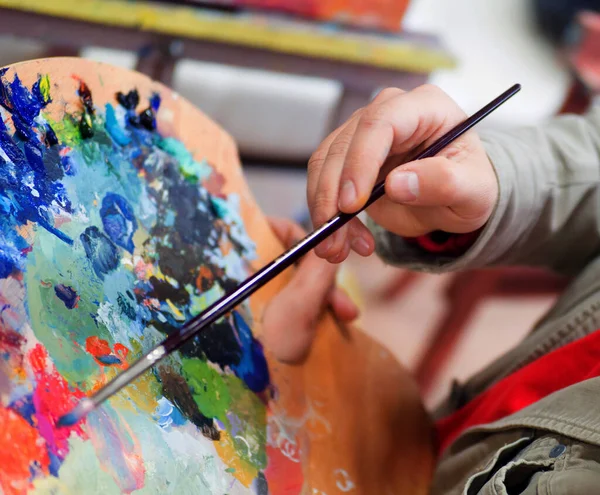 Close Mans Hand Mix Paints Brush Palette Painting Still Life — Stock Photo, Image