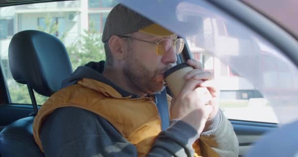 Chauffeur Âge Moyen Faisant Une Pause Café Après Une Longue — Video