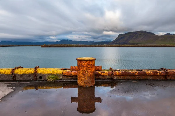 Rusty Iron Bollard Anchoring Ships Icelandic Pier Front Cloudy Sky — Stock Photo, Image