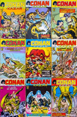 CREMONA, ITALY - SEPTEMBER 2023 İtalyan Conan çizgi roman serisinin orijinal ilk baskı koleksiyonu - 1975 'te John Buscema tarafından 10' dan 18 'e kadar basıldı.