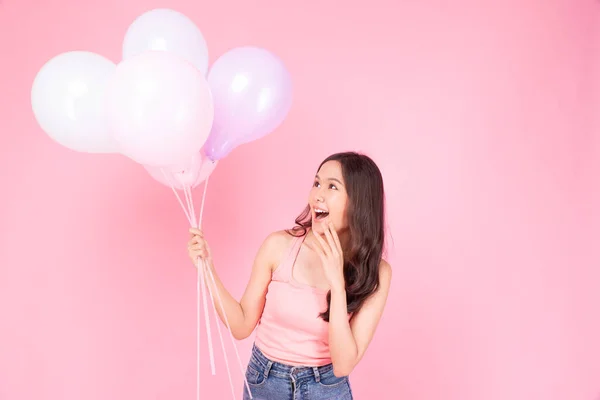 Excited Cheerful Asian Woman Holding Balloons Hands Mouth Smiling Toothy — Stockfoto