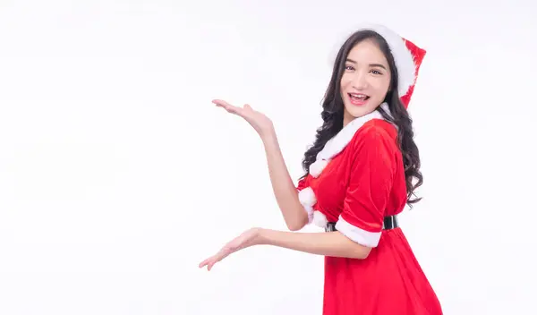 Fröhliche Überraschung Asiatische Frau Tragen Weihnachtsmannkleid Mit Weihnachtsmütze Hält Hand — Stockfoto