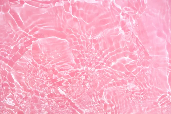 방어막은 분홍색을 수면의 표면을 물보라와 거품으로 흐릿하게 만들었다 유행하는 추상적 — 스톡 사진