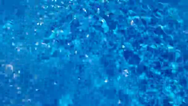 Defocus Elmosódott Átlátszó Kék Színű Tiszta Nyugodt Vízfelület Textúra Fröccsenések — Stock videók