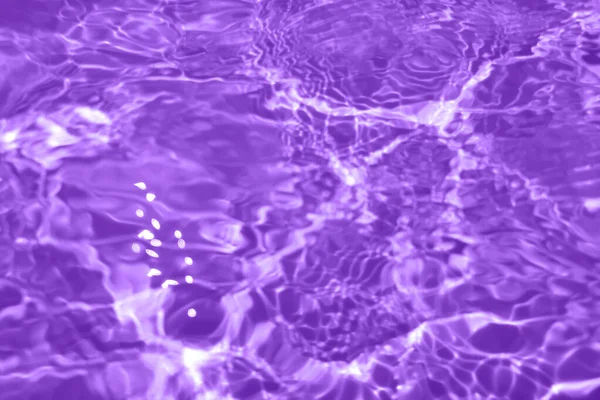 Размытие Размыло Прозрачный Фиолетовый Цвет Прозрачной Спокойной Поверхности Воды Текстуры — стоковое фото