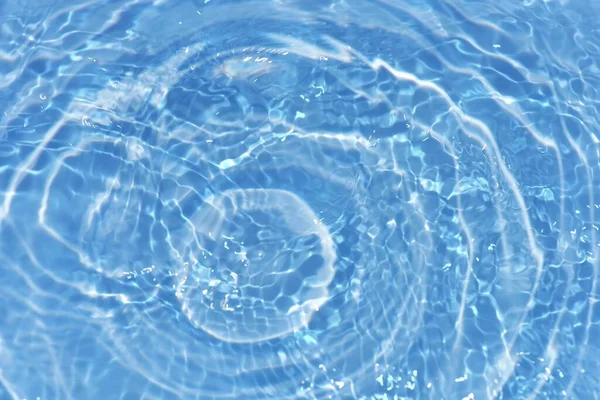 Kék Víz Hullámokkal Felszínen Defocus Elmosódott Átlátszó Kék Színű Tiszta — Stock Fotó