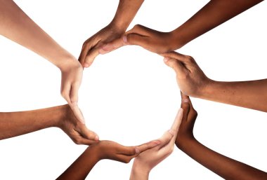 Çok ırklı insan elinin kavramsal sembolü. Beyaz arka planda bir daire çiziyor ortasında da bir kopya alanı var. Birlik, işbirliği, ortaklık, takım çalışması ve yardım kavramı..