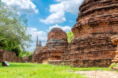 Ayutthaya, Tayland - 09: 20 2023: Wat Phra Si Santhe, Tayland 'ın başkenti Phra Nakhon Si Ayutthaya' daki ünlü tapınaklardan biridir. Phra Nakhon Si Ayutthaya Tarih Parkındaki Tapınaklar