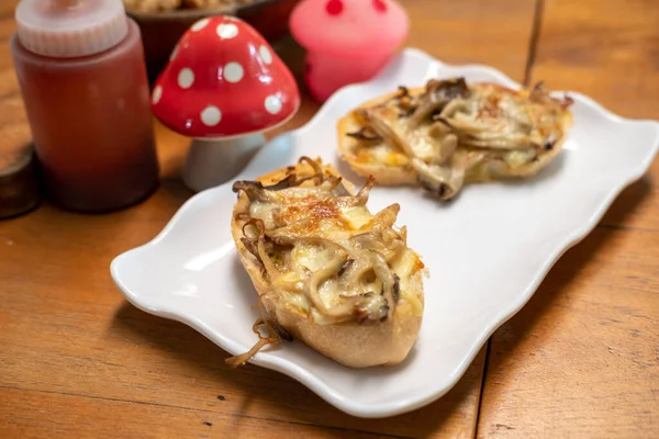 Mushroom Pizza Foods processed from mushrooms