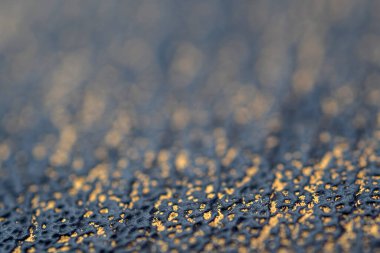 Sentetik derinin yüzey dokusundaki nokta deseni.