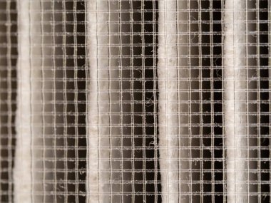 Toz filtresindeki naylon ağ ve filtre kağıdının yüzeyi