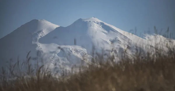 Panorama Del Monte Elbrus Con Neve Ghiacciai Lato Illuminazione Serale — Foto Stock