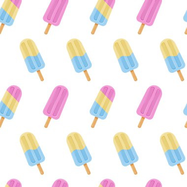 Güneşli bir günde lezzetli bir portakallı dondurmanın tadını çıkarıyorum.