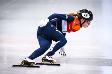 Dresden, Almanya, 03 Şubat 2019: Hollanda 'dan Lara van Ruijven, Almanya' da düzenlenen ISU Kısa Pist Patinaj Dünya Şampiyonası sırasında yarıştı.