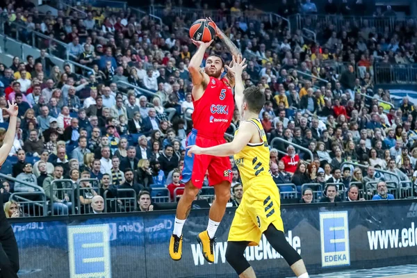 Berlin, Almanya, 25 Ekim 2019: Basketbolcu Mike James, 2019-2020 sezonunda Alba Berlin ve CSKA Moskova arasında oynanan EuroLeague basketbol maçında.