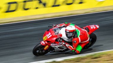 Oschersleben, Almanya, 09 Haziran 2019: Suzuki GSXR-1000 İngiliz Endurance Racing Team tarafından FIM Endurance World Championship 2019