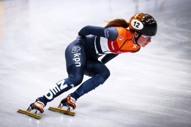 Dresden, Almanya, 03 Şubat 2019: Hollandalı sürat patencisi Yara van Kerkhof, Dresden 'deki EnergieVerbund Arena' da düzenlenen ISU Kısa Pist Patinaj Dünya Şampiyonası sırasında yarışmaktadır.